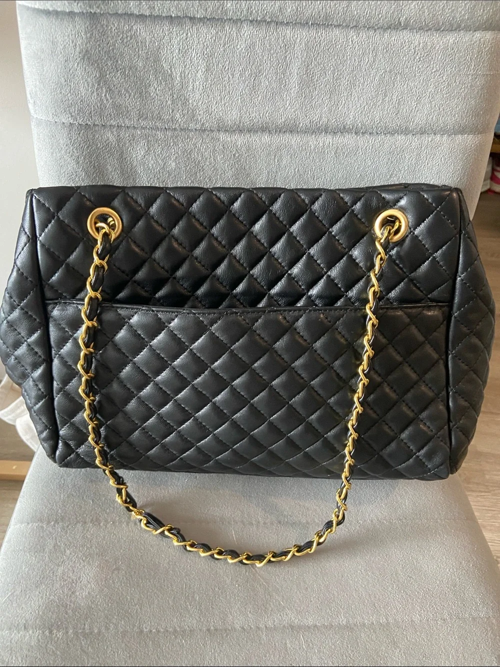 Classic Quilted Black Shoulder Bag with Gold Chain